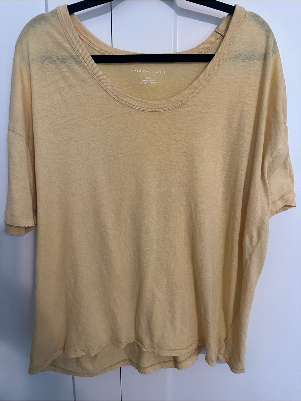 American Eagle Outfitters Pale Yellow Scoop Neck Short Sleeve Tee